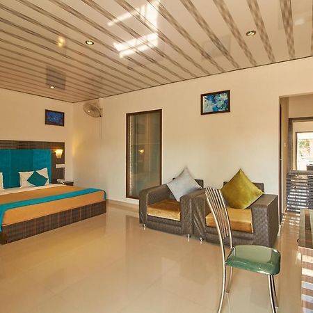 Green Leaf Home Stay Теккаді Екстер'єр фото