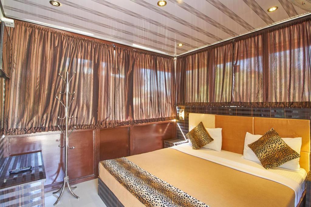 Green Leaf Home Stay Теккаді Екстер'єр фото